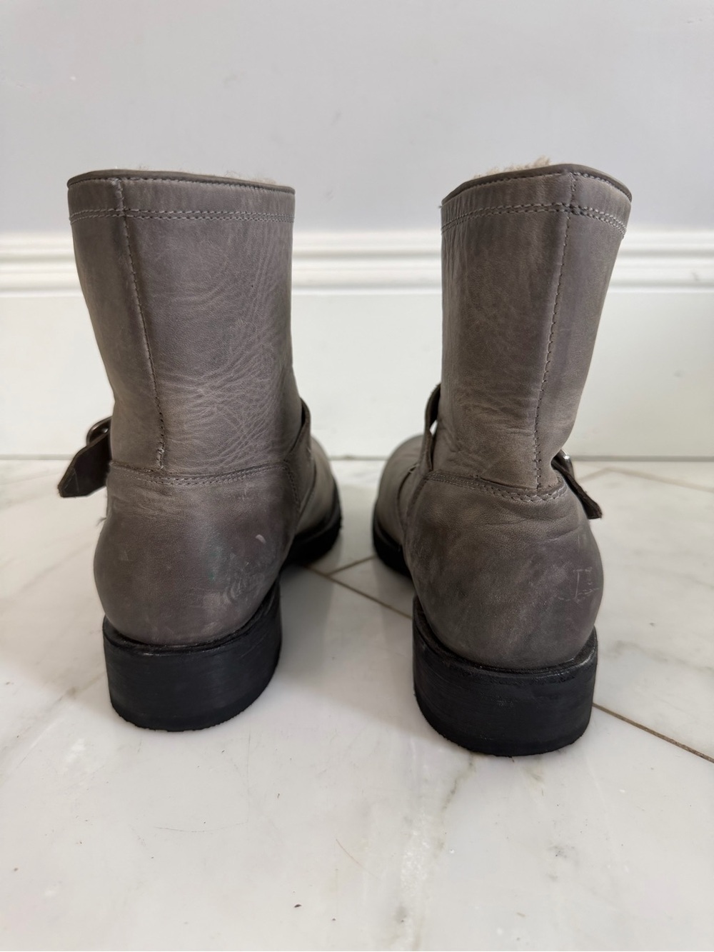 Frye Veronica Shearling Gray leather Pull On Low Heel Ankle Boot Women’s size 8 - Picture 4 of 10